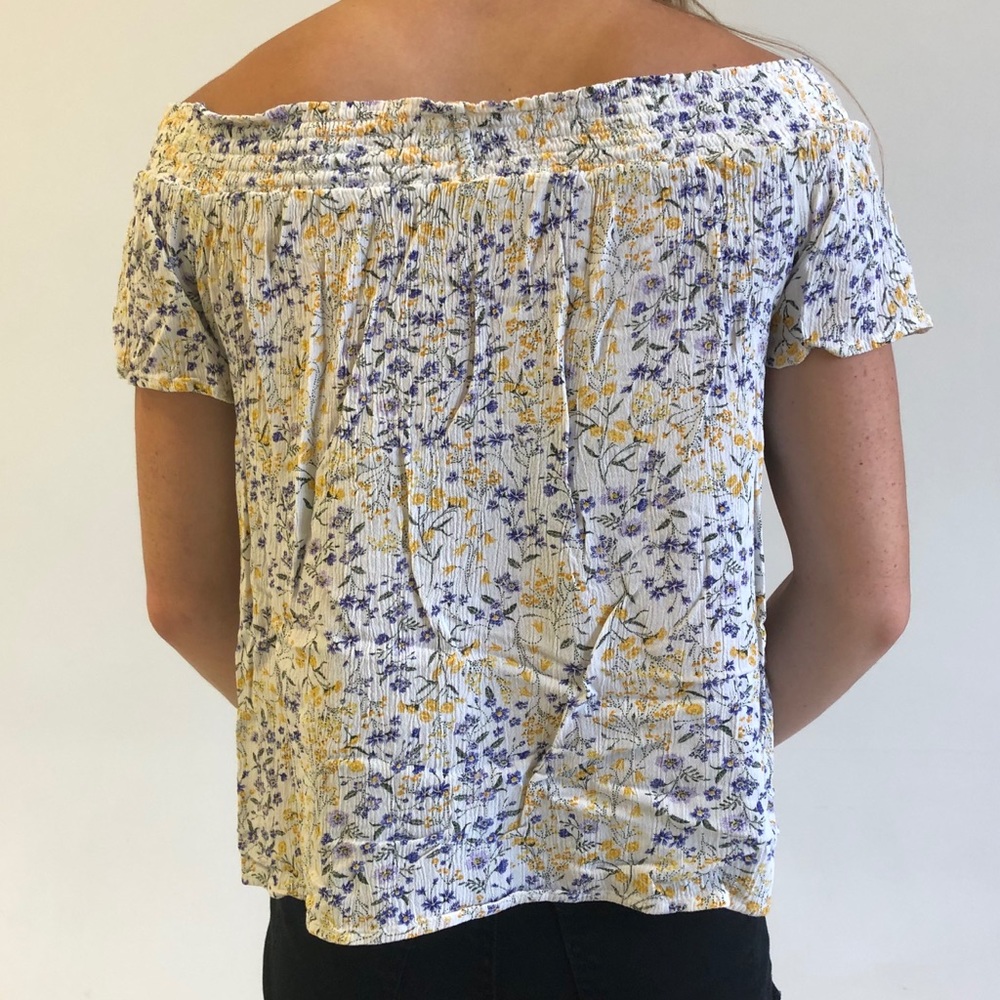 Flower Patterned Blouse - Picture 3 of 4